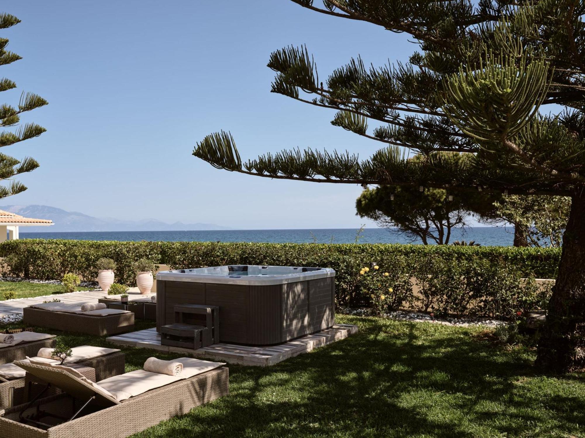 Sea Elegance Villa - On The Beach, By Zantewize Psarou  Exterior photo